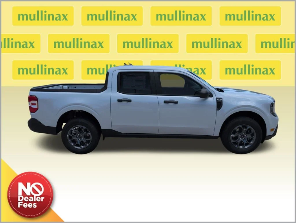 New 2026 White Ford XLT image 2