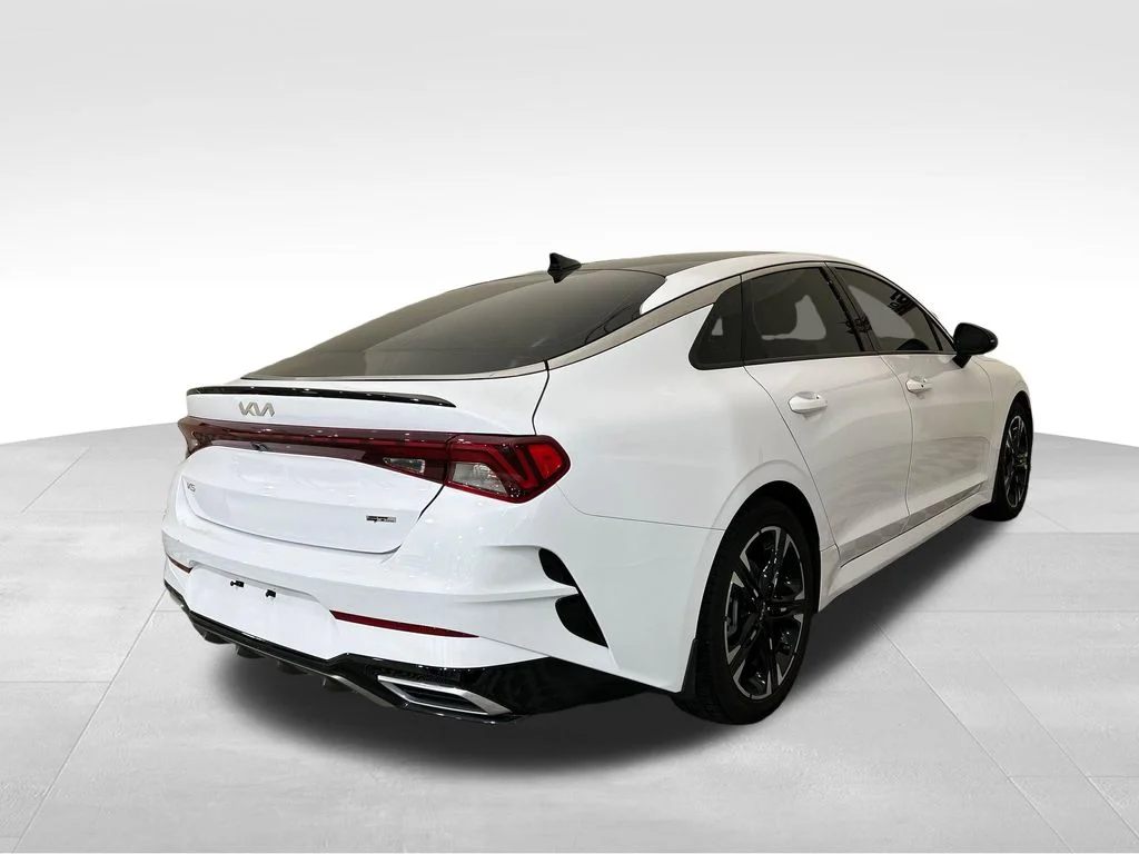 Used 2023 White Kia GT-Line image 5