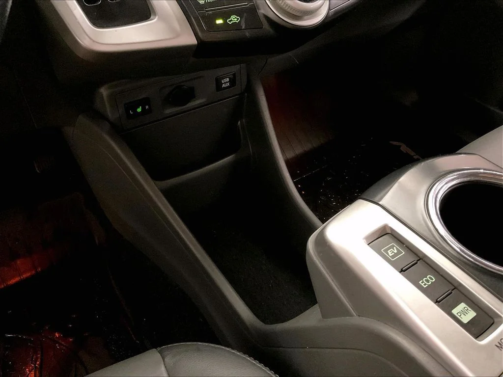 Used 2013 Blue Toyota Five image 36