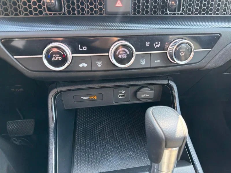 Used 2024  Honda LX image 16