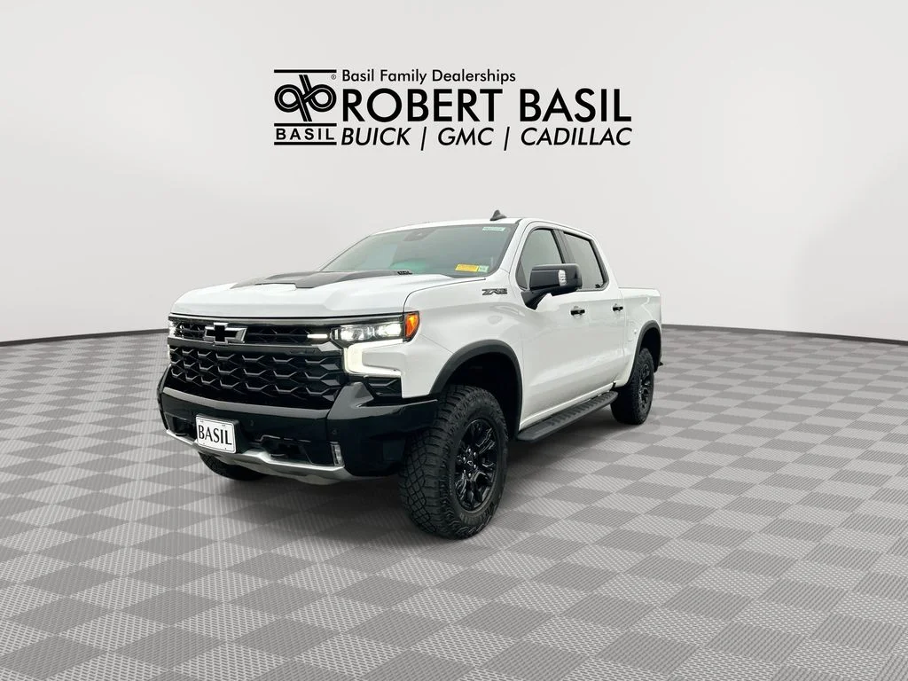 Used 2025 White Chevrolet ZR2 image 4