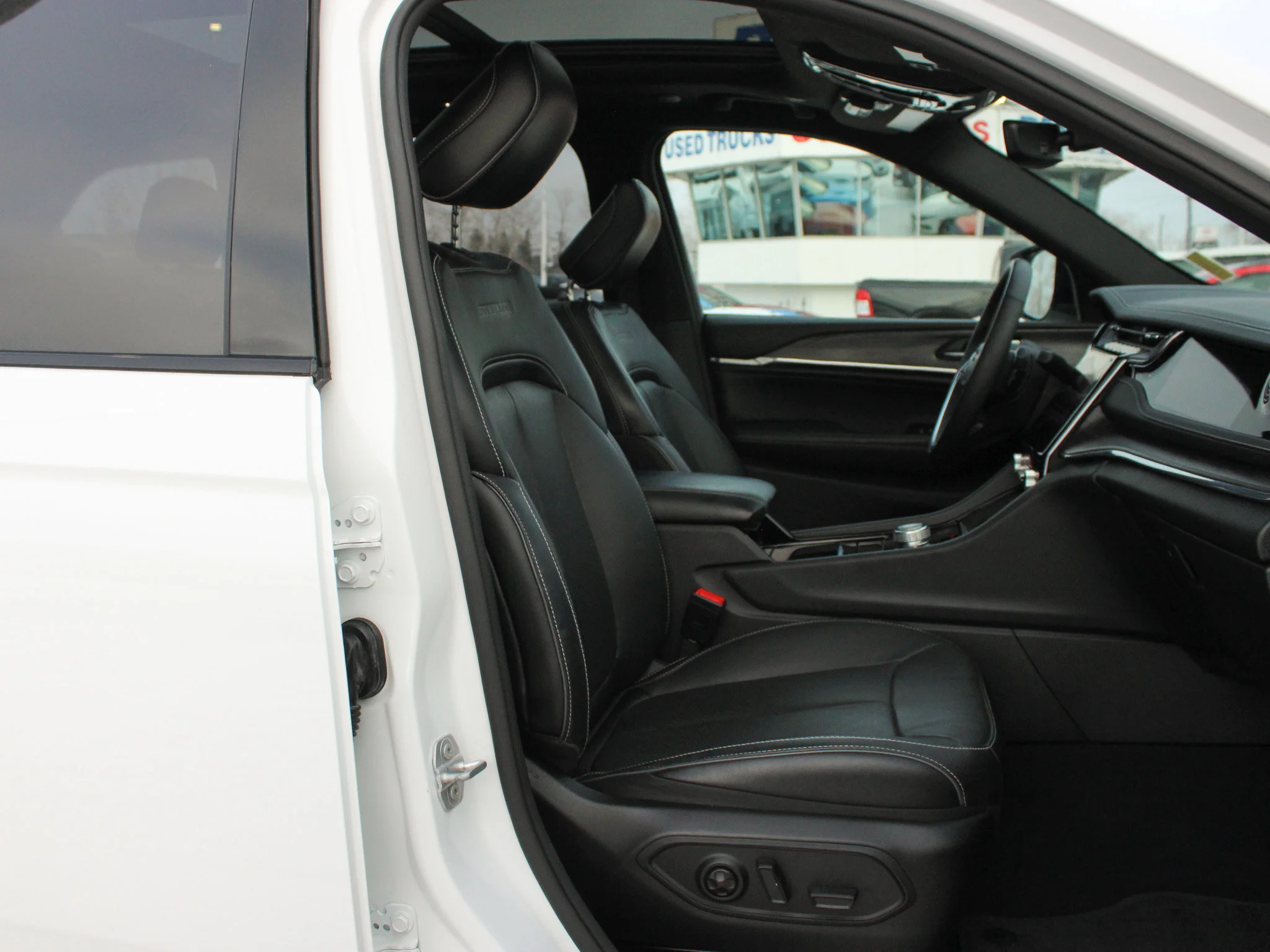 Certified Used 2023 White Jeep Overland * McIntosh | Hybrid | Heated Seats | Nappa Leather | Adaptive Cruise | Apple CarPlay image 20