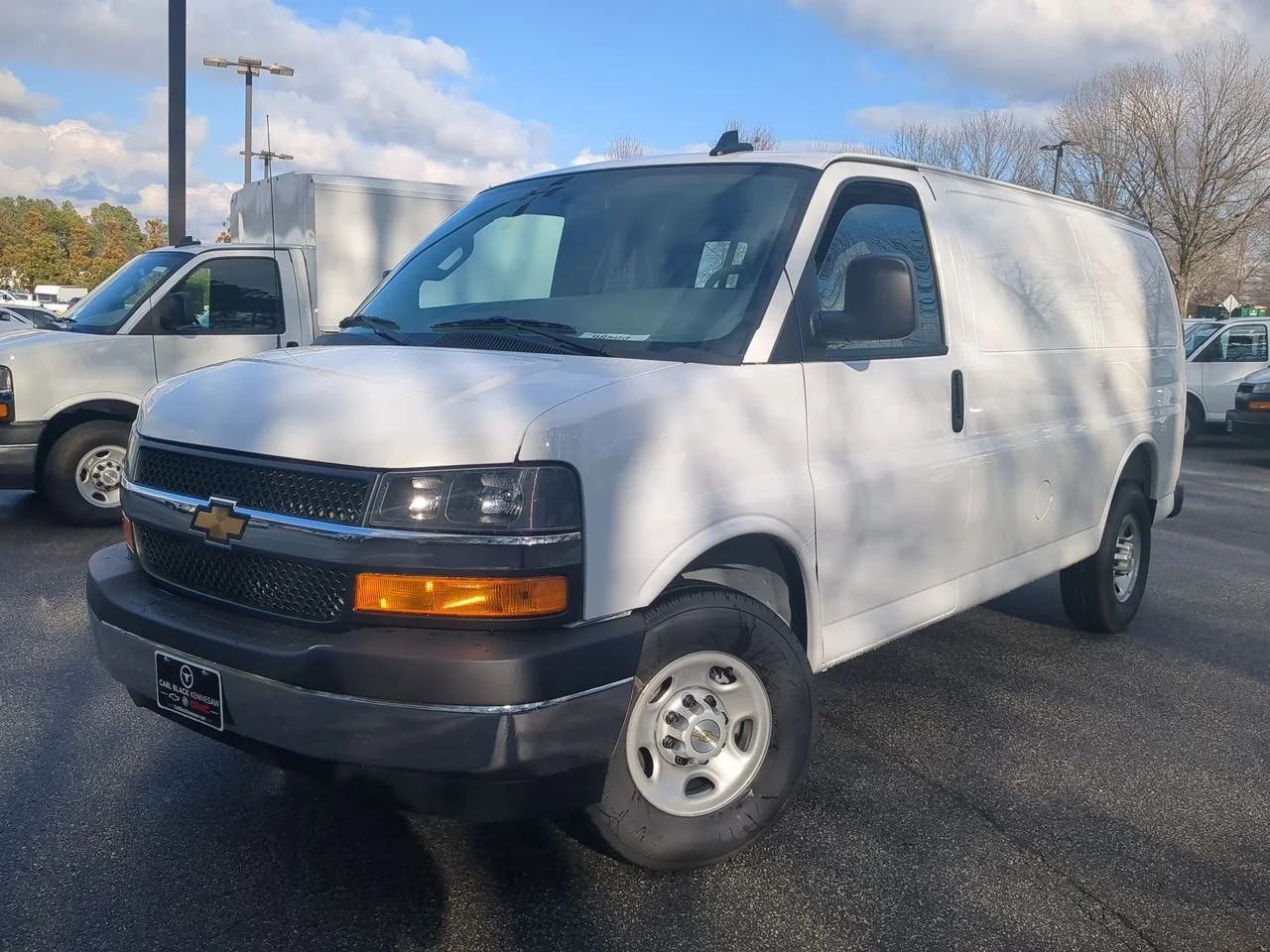2025 Chevrolet Express 2500 Work Van HD's photo