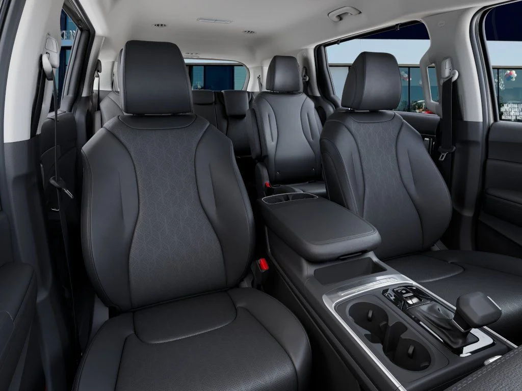 New 2027 Ivory Silver Kia EX image 15