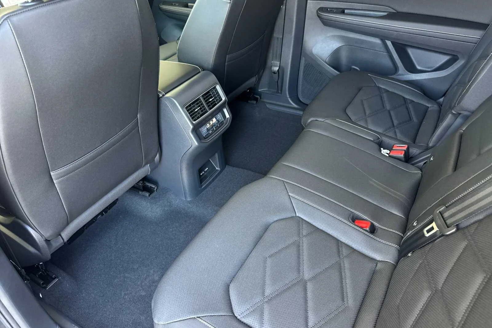 New 2026 Black Volkswagen 2.0T SE image 12