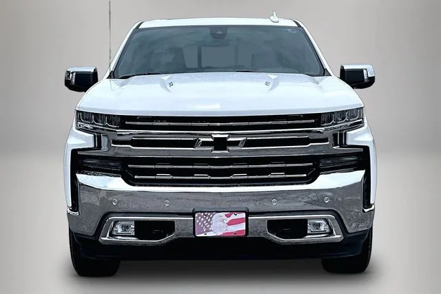 Used 2019 White Chevrolet LTZ image 3