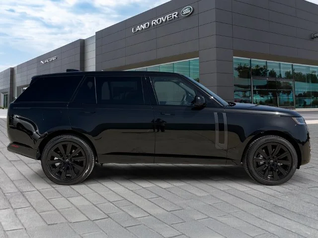 New 2027 Black Land Rover SE image 6