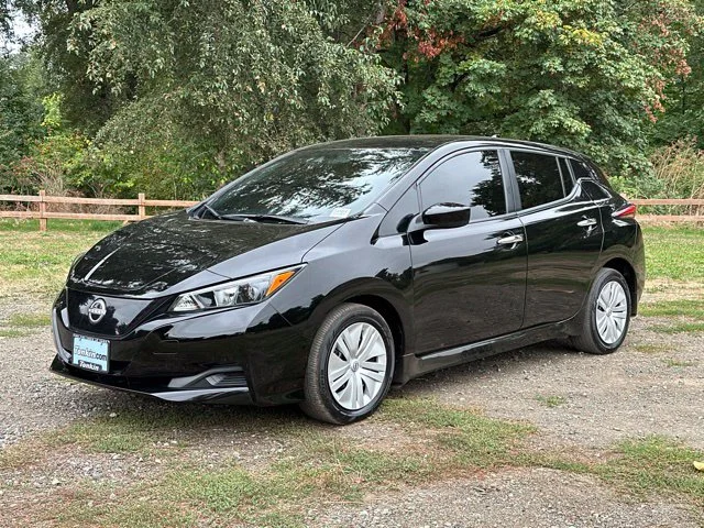 Used 2025 Super Black Nissan S image 4