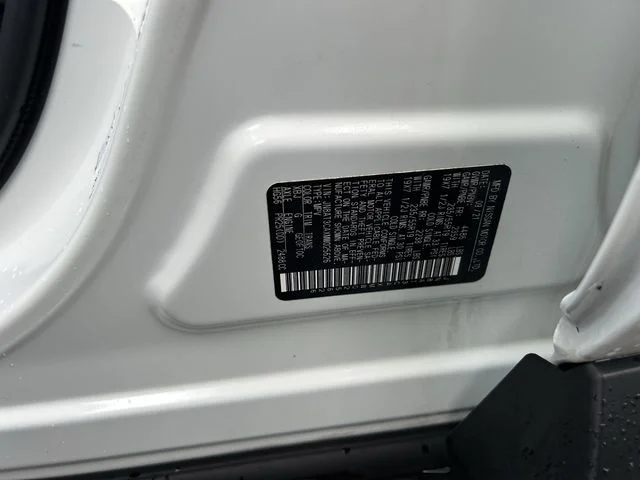 Used 2021 White Nissan SL image 39