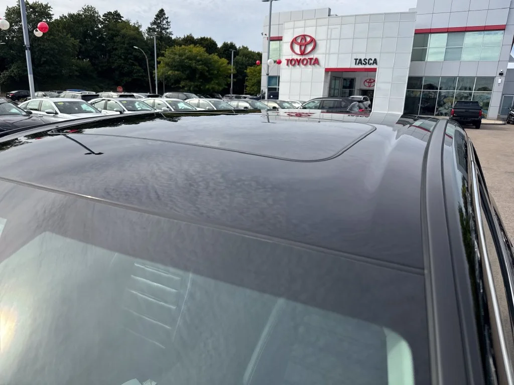 Used 2023 Black Honda EX-L image 44