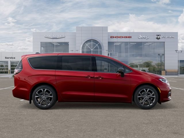 New 2026 Red Hot Pearl-Coat Exterior Paint Chrysler Select image 21