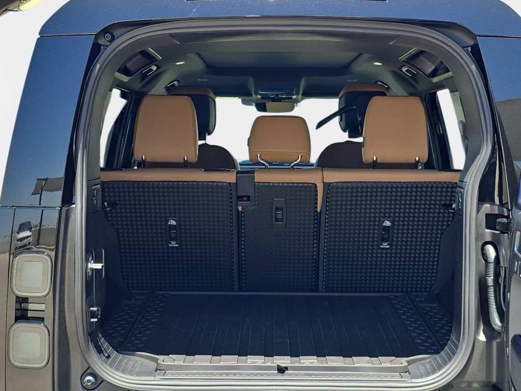 New 2026 Santorini Black Land Rover X-Dynamic SE image 12