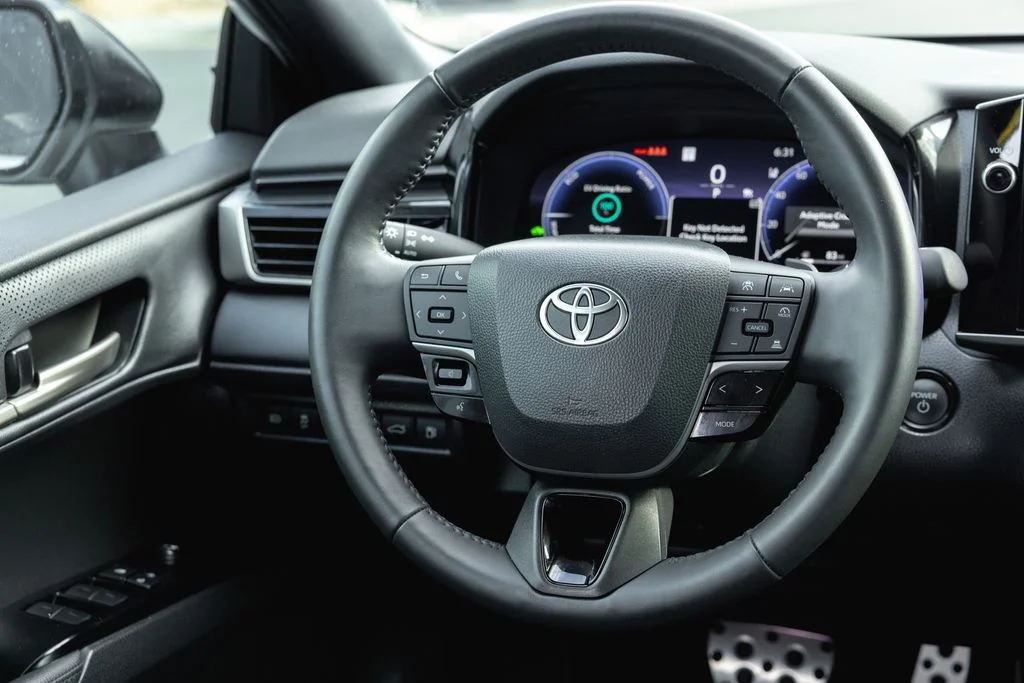 Certified Used 2025 Wind Chill Pearl/Midnight Black Metallic Toyota XSE image 27