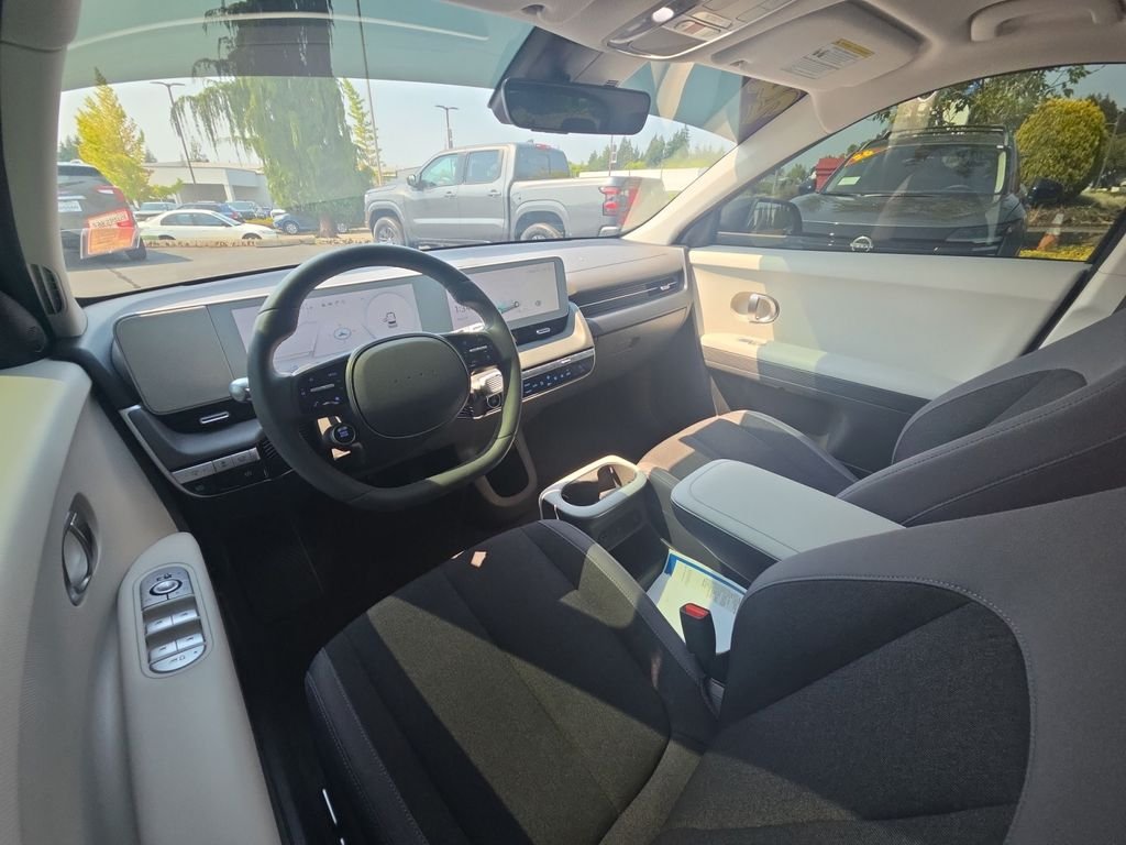 Used 2024 Black Hyundai SEL image 18