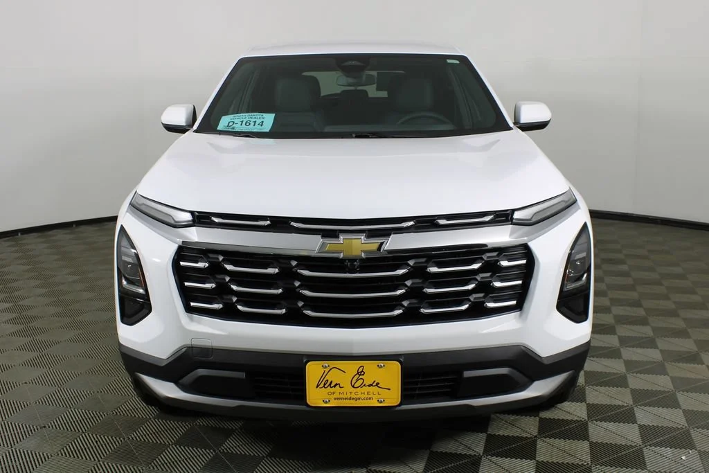 New 2027 Summit White Chevrolet LT image 2