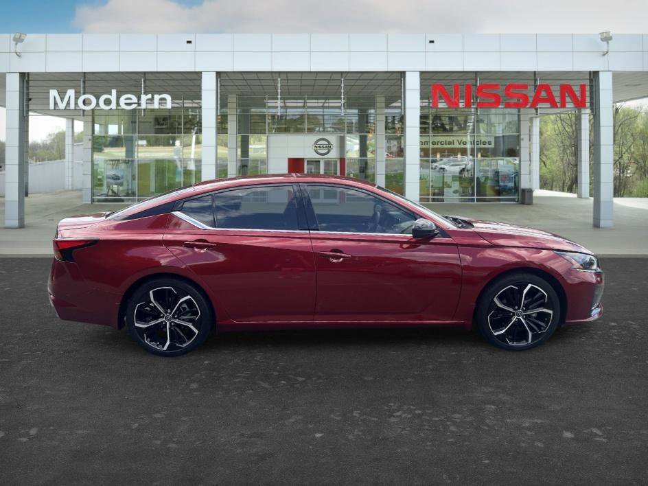 Used 2023 Scarlet Ember Tintcoat Nissan 2.5 SR image 6