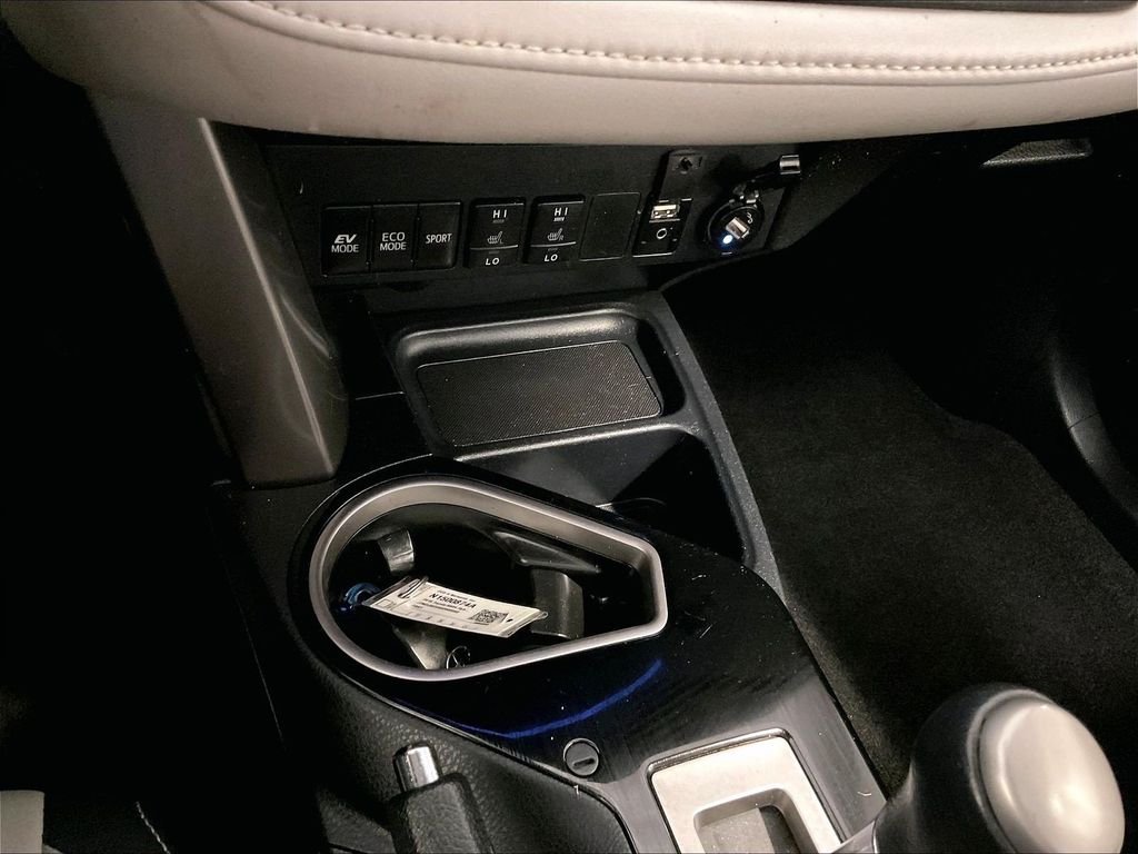 Used 2016 Gray Toyota Limited image 26