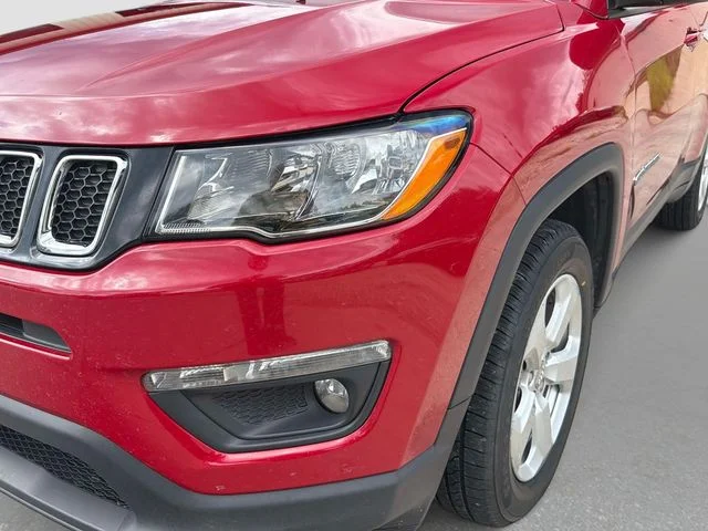 Used 2019 Red Jeep Latitude image 38