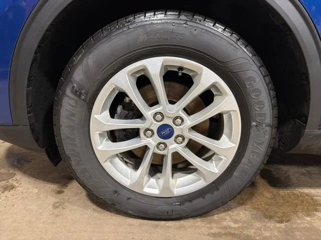 Used 2022 Blue Ford SE image 31