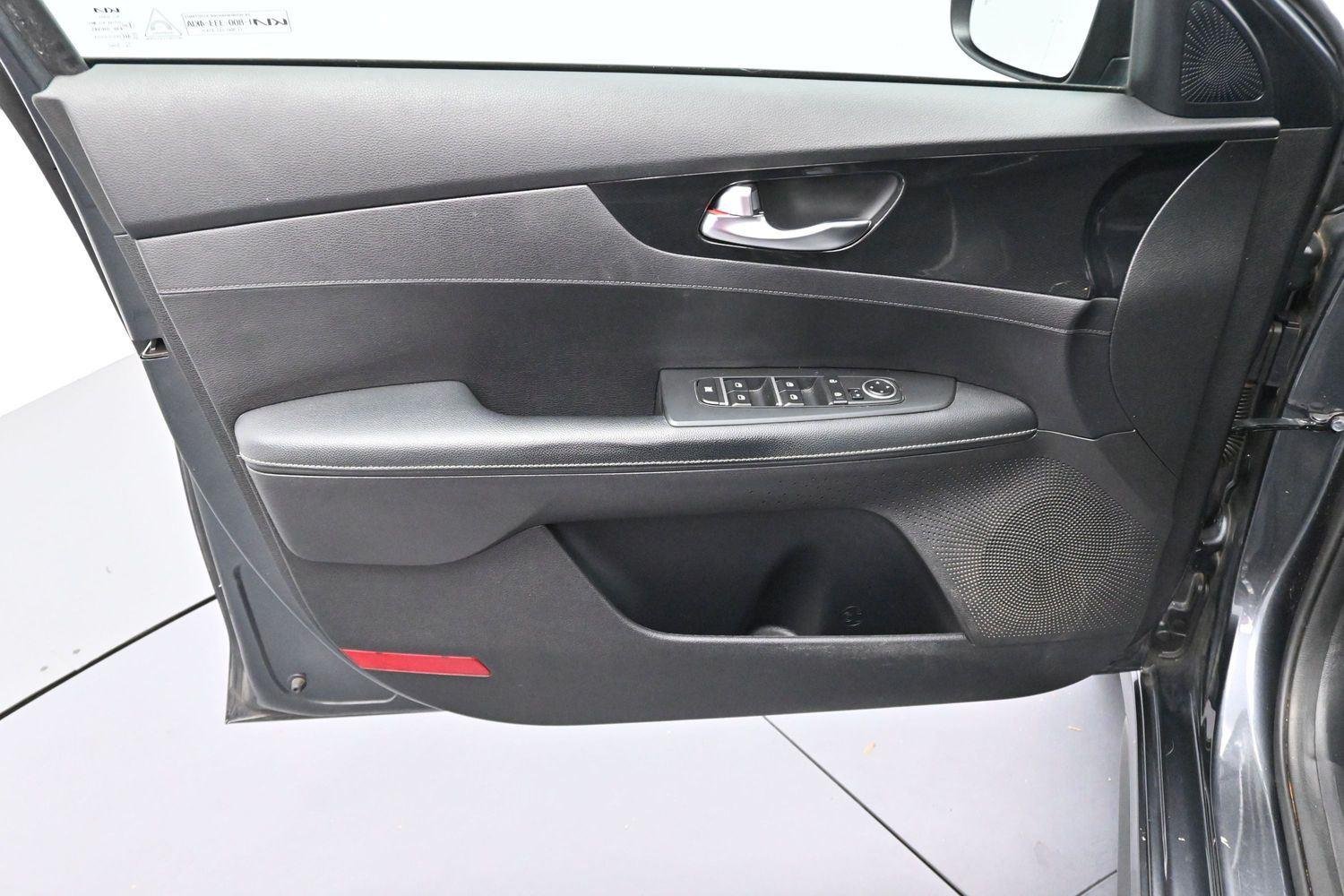 Used 2022 Gravity Gray Kia GT-Line image 10