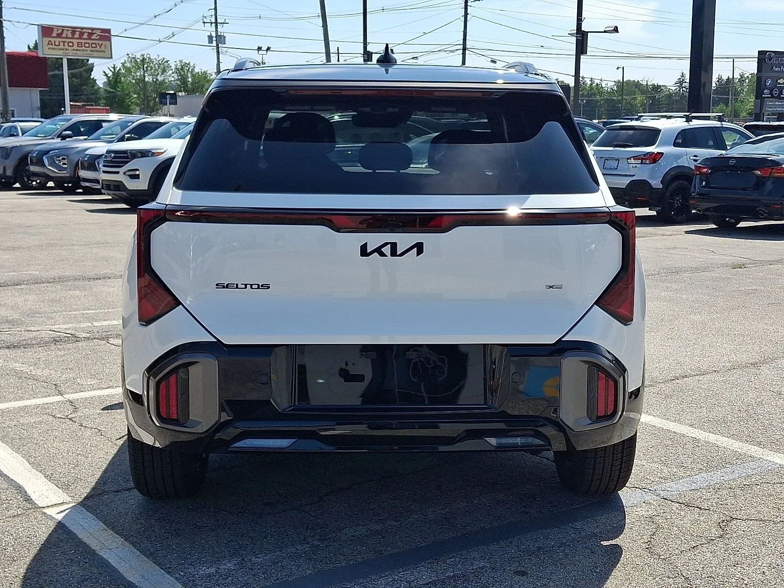 New 2027 White Kia X-Line S image 4