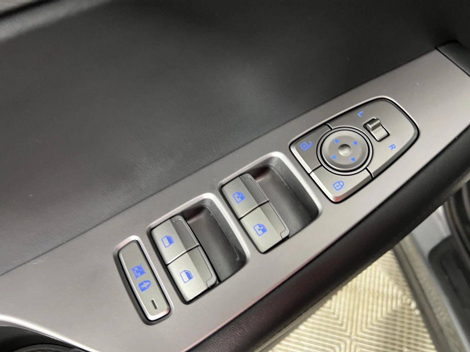 Used 2023 Steel Graphite Hyundai SEL image 24
