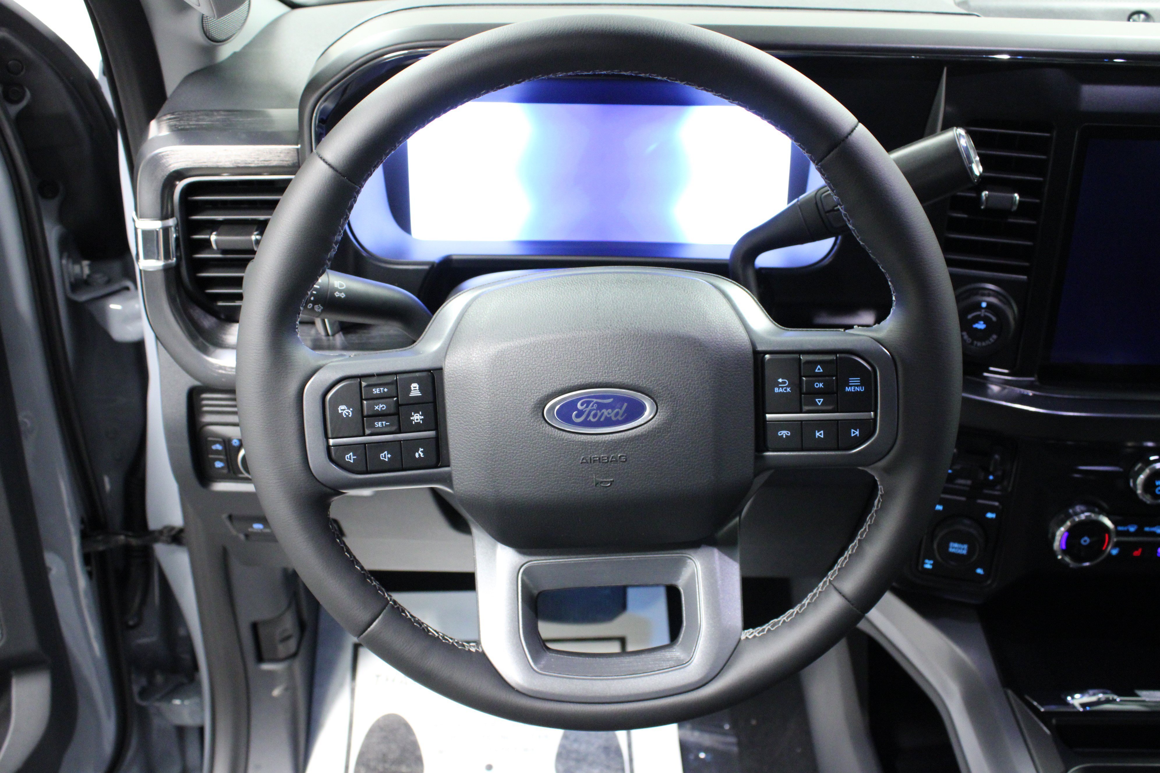 New 2026 Glacier Gray Metallic Tri-Coat Ford LARIAT image 17