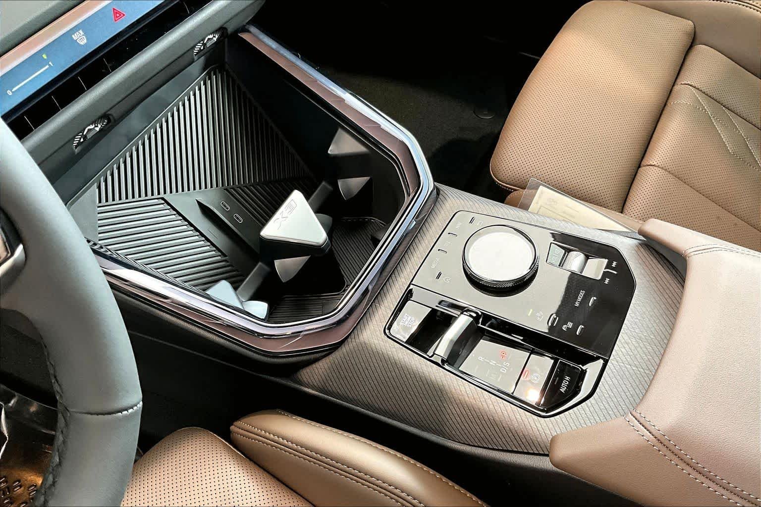 New 2026 Mineral White Metallic BMW 30 xDrive image 8
