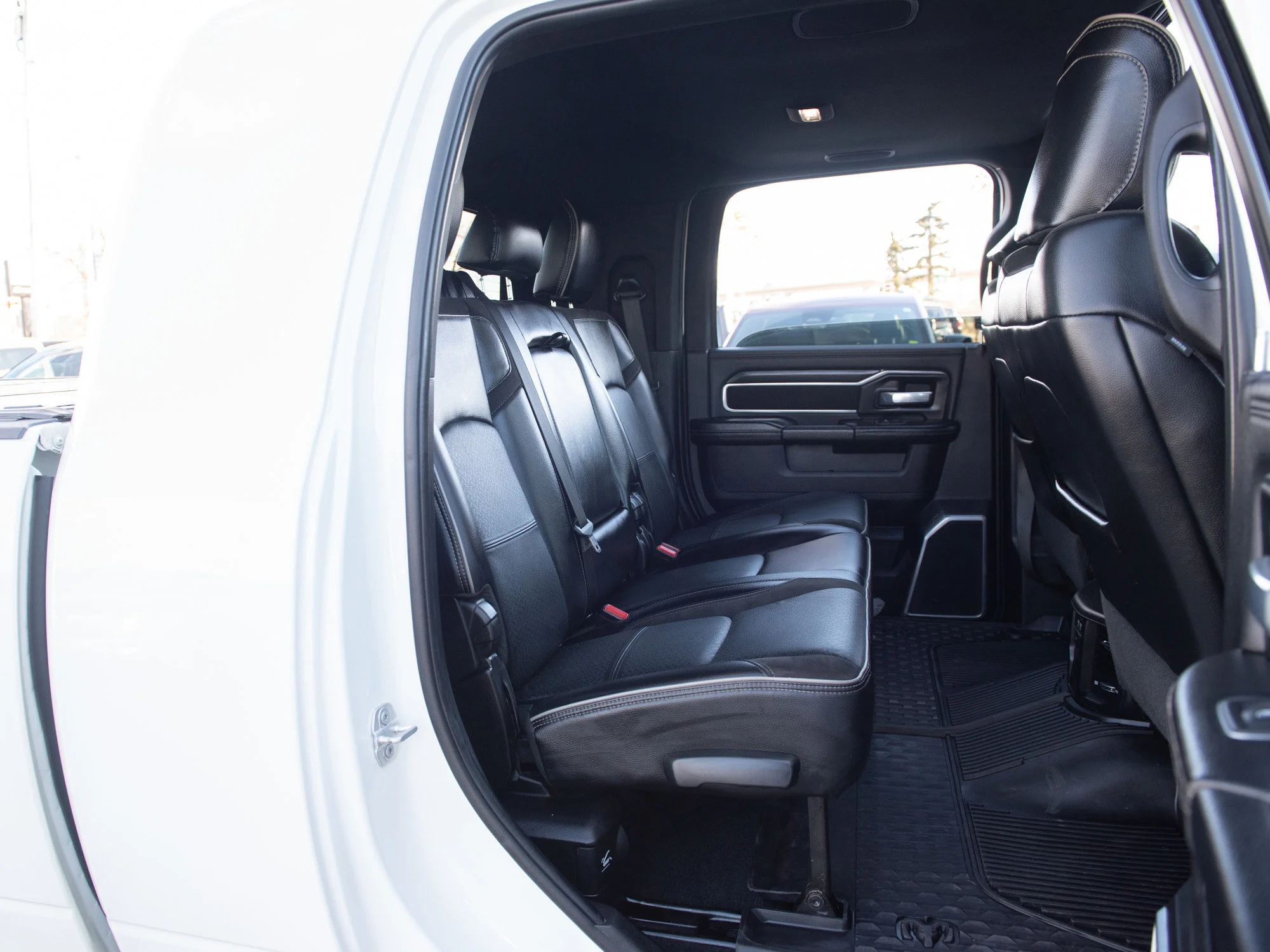 Certified Used 2024 White RAM Laramie * Cummins | Night Edition 6Passenger | Towing Tech | 5th Wheel | Heated Seats image 18
