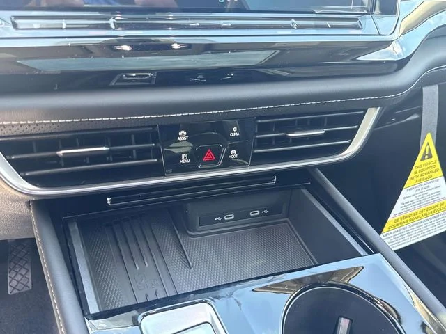New 2026 Black Volkswagen 2.0T SE w/Technology image 23
