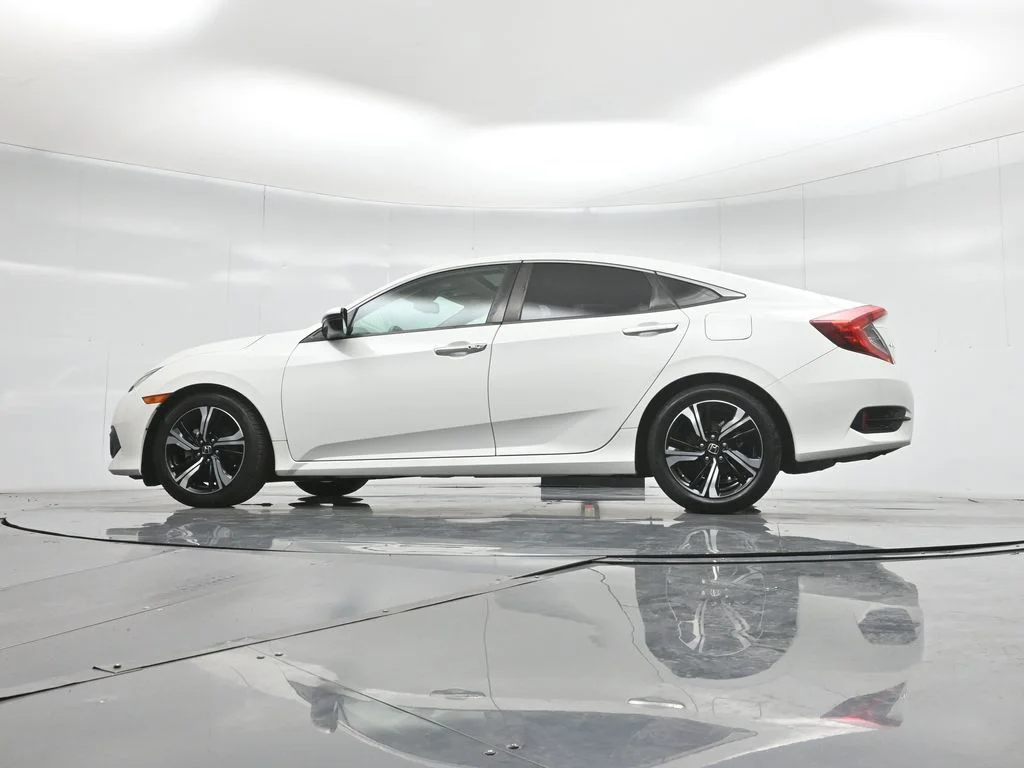 Used 2016 White Honda Touring image 47