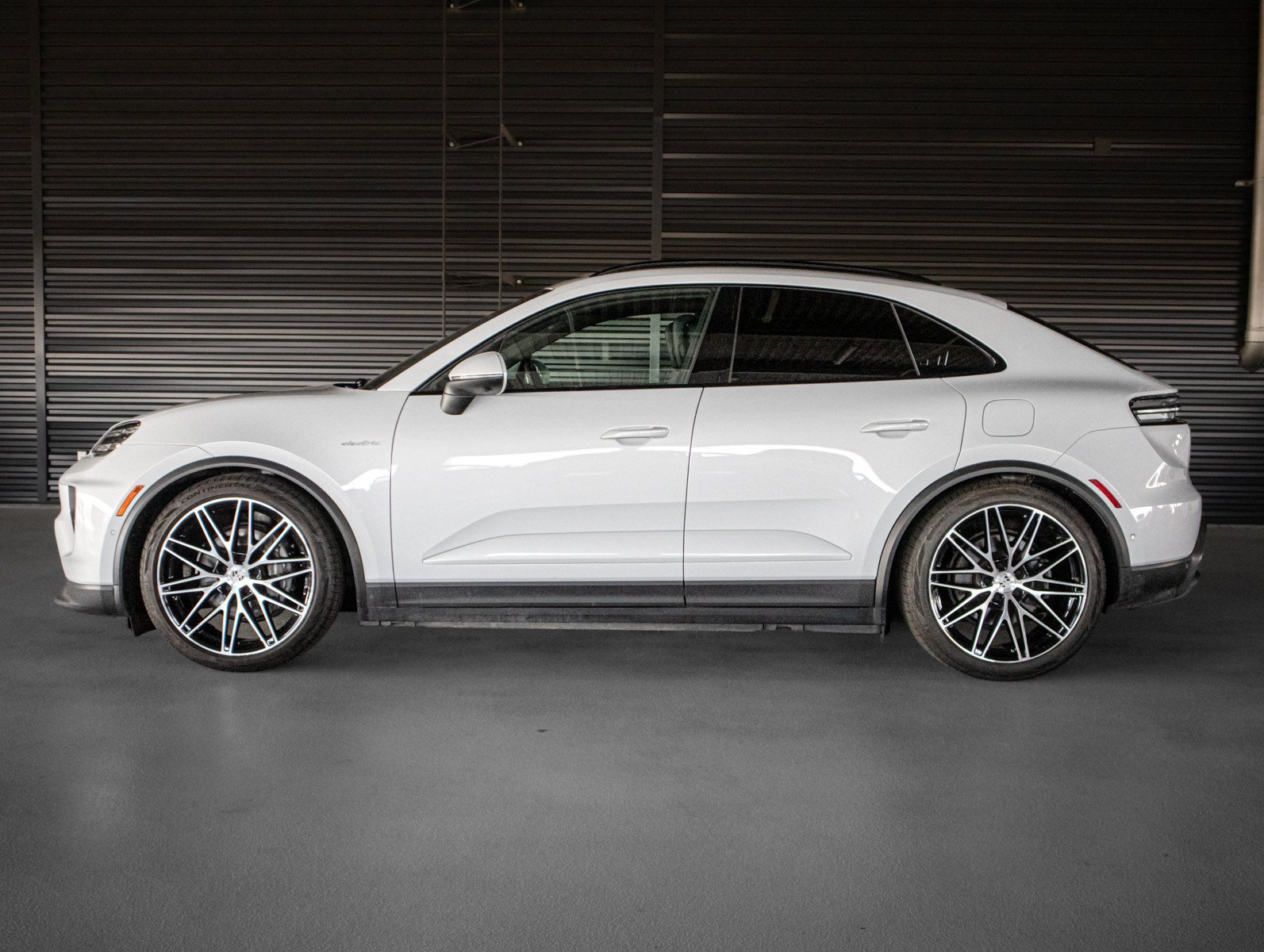 Certified 2025 Porsche Macan Base with VIN WP1AA2XAXSL001763 for sale in Ontario, CA