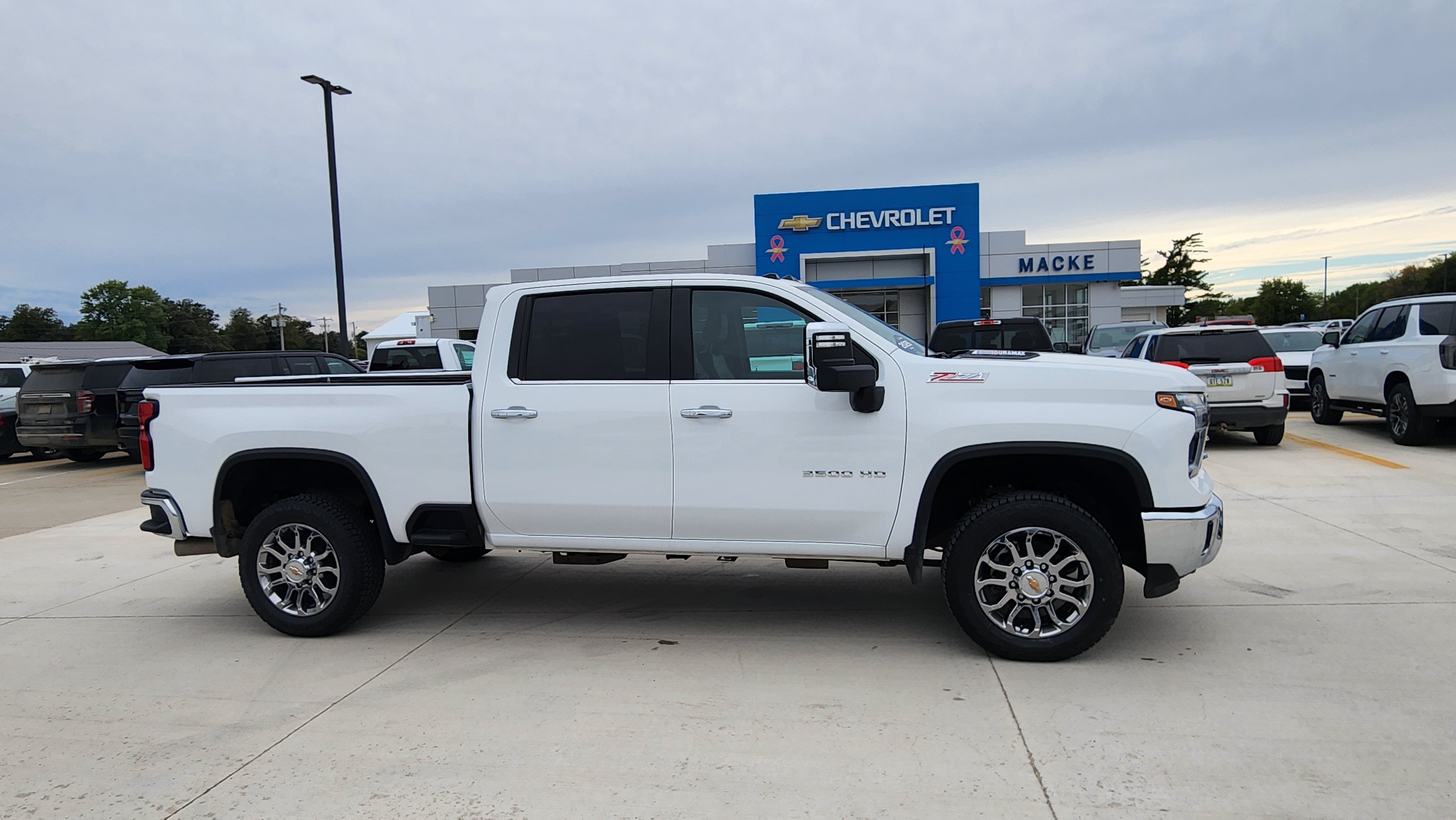 2026 Chevrolet Silverado 3500HD LTZ - Photo 4