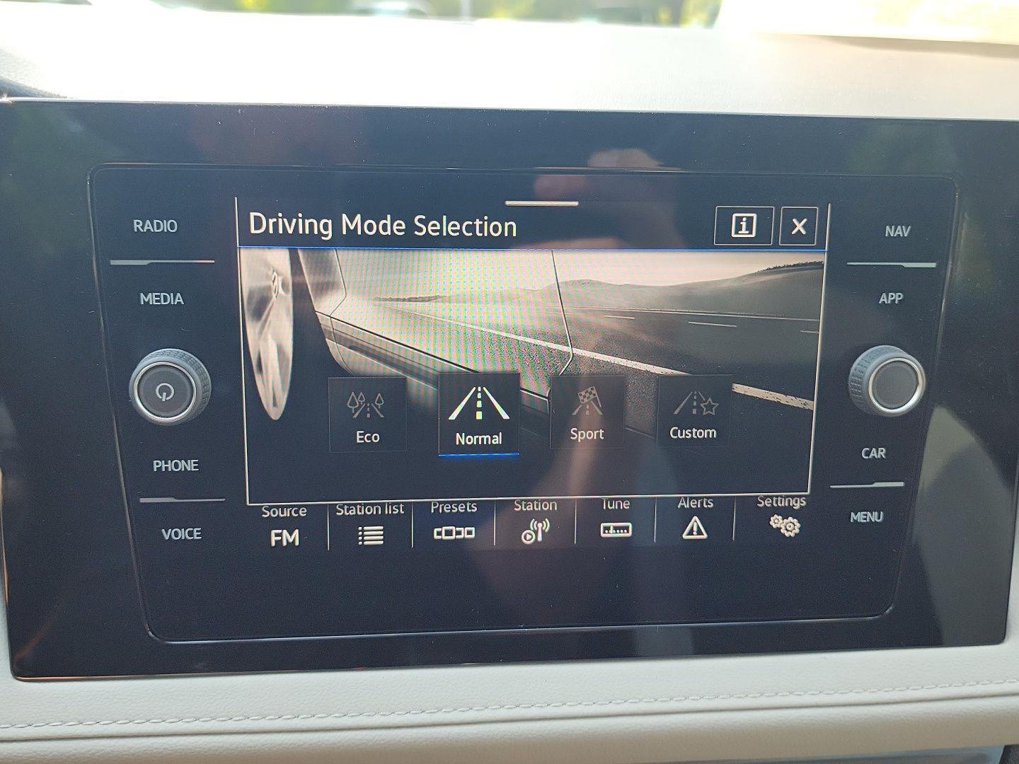 New 2026 Platinum Gray Metallic Volkswagen SEL image 27