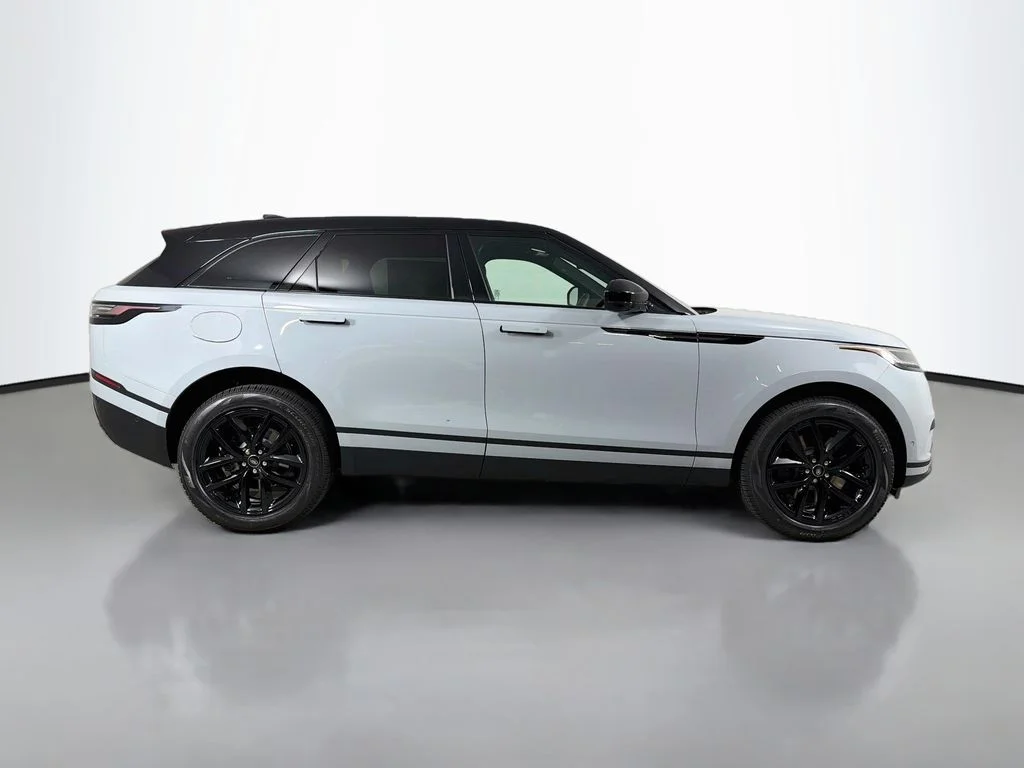 New 2026 Arroios Grey Land Rover S image 4