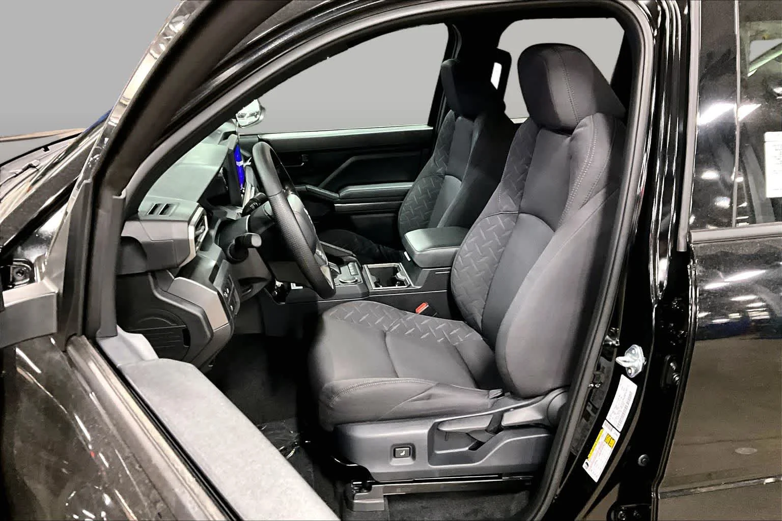 2026 Toyota Tacoma SR5 - Photo 9
