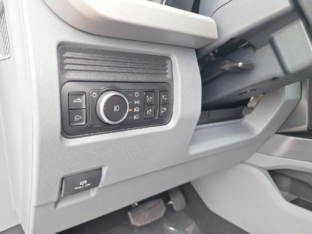 New 2026 Oxford White Ford F-250® XLT image 18