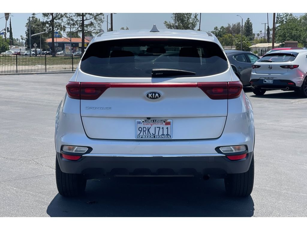 Used 2021 Sparkling Silver Kia LX image 4