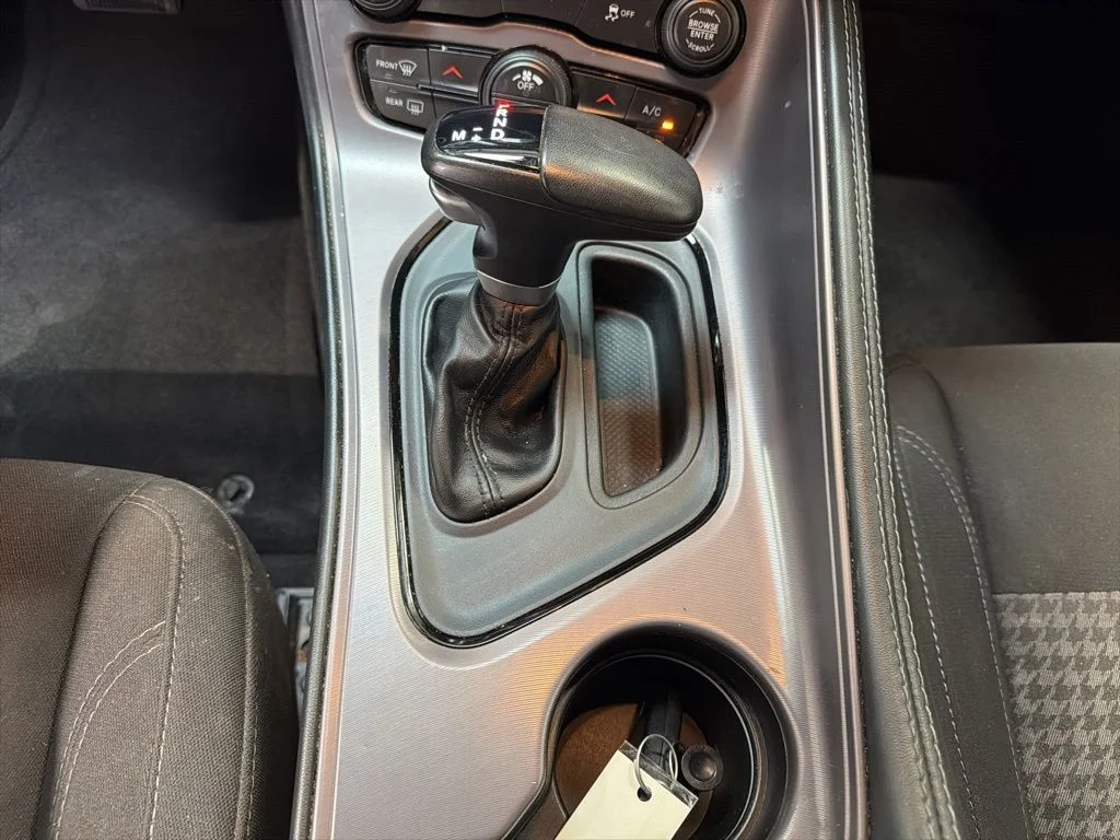 Used 2023 White Dodge SXT image 19