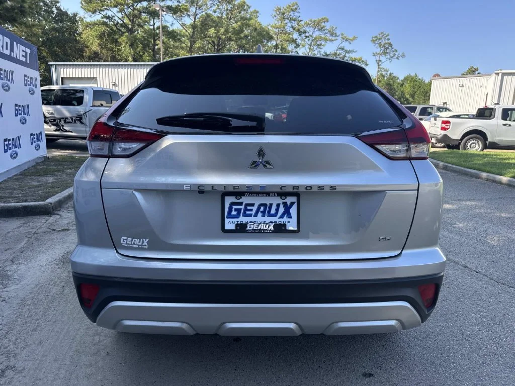 Used 2025 Alloy Silver Metallic Mitsubishi  image 13