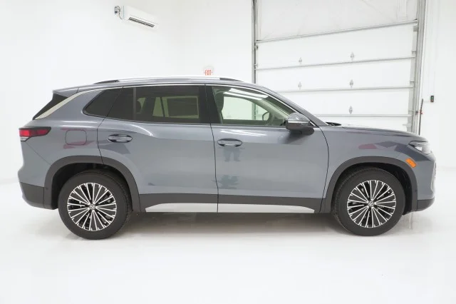 New 2026 Platinum Gray Metallic Volkswagen S image 4