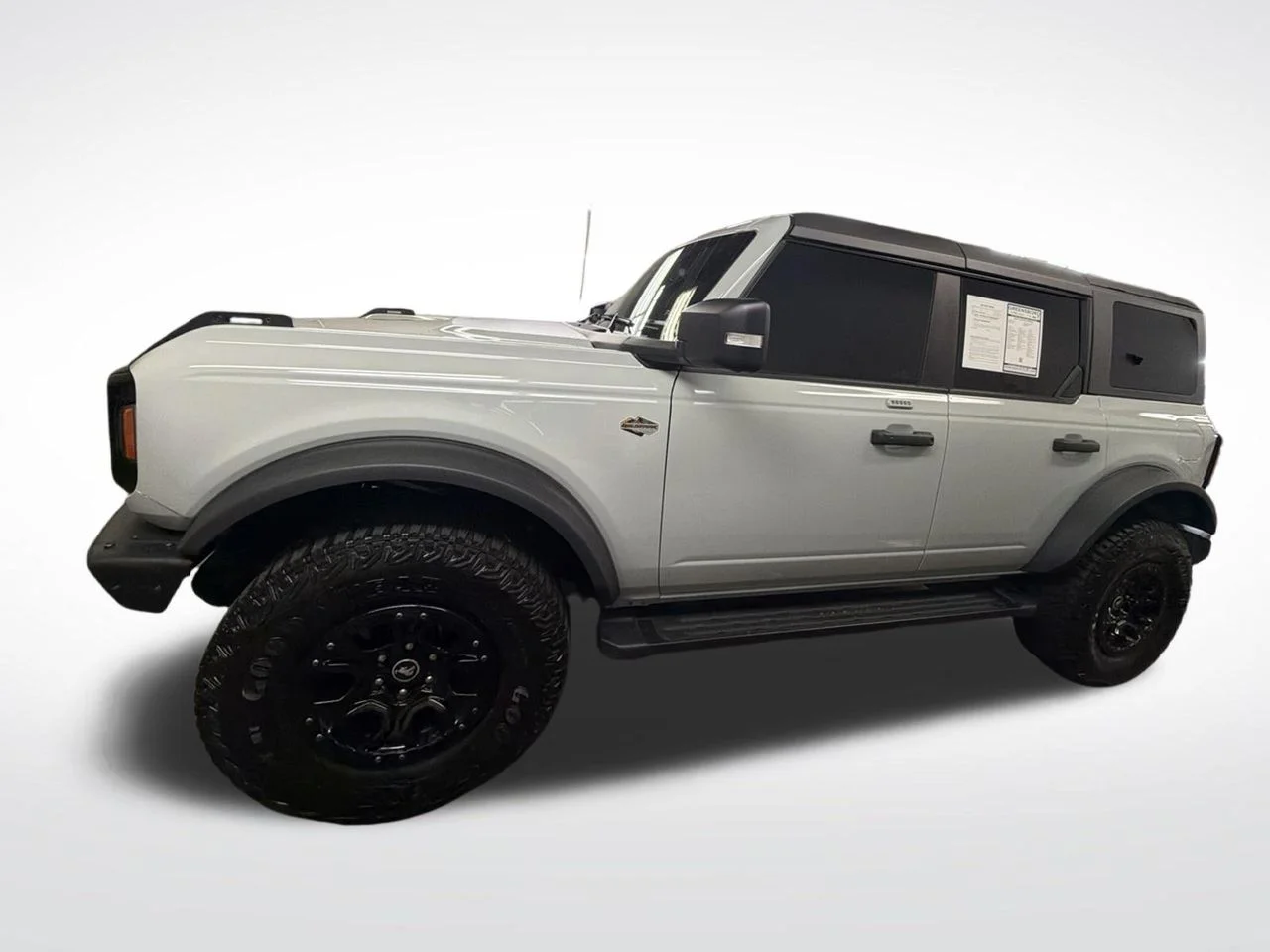 Used 2023 Gray Ford Wildtrak image 2