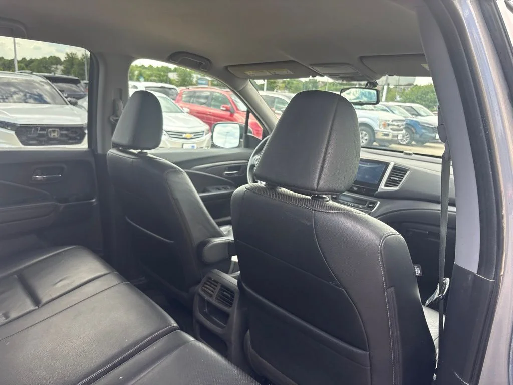 Used 2017 Silver Honda RTL-T image 30
