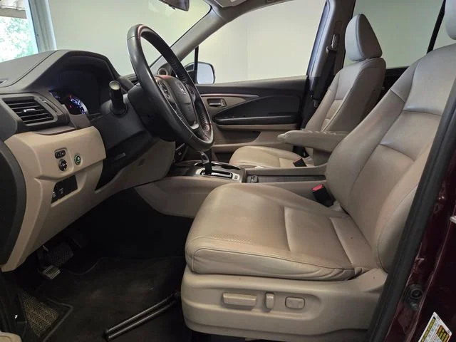 Used 2017 Red Honda RTL image 11