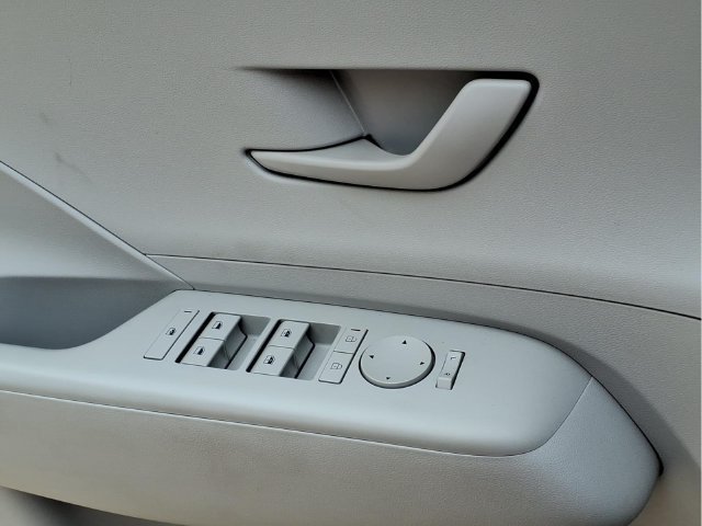 Used 2026  Hyundai SEL Sport image 17