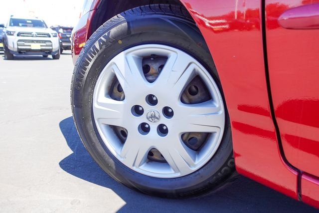 Used 2005 Red Toyota LE image 11