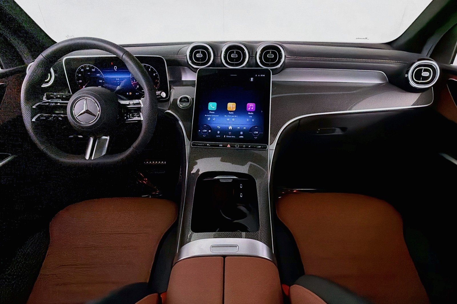 New 2026 Polar White Mercedes-Benz GLC 300 SUV image 4