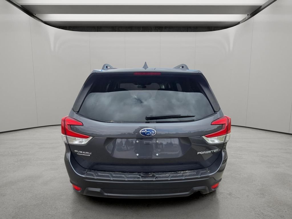 Used 2022 Magnetite Gray Metallic Subaru Premium image 4