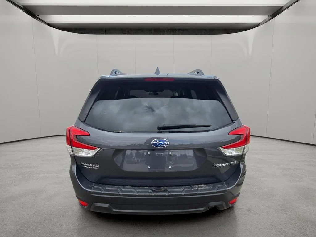 Used 2022 Magnetite Gray Metallic Subaru Premium image 4