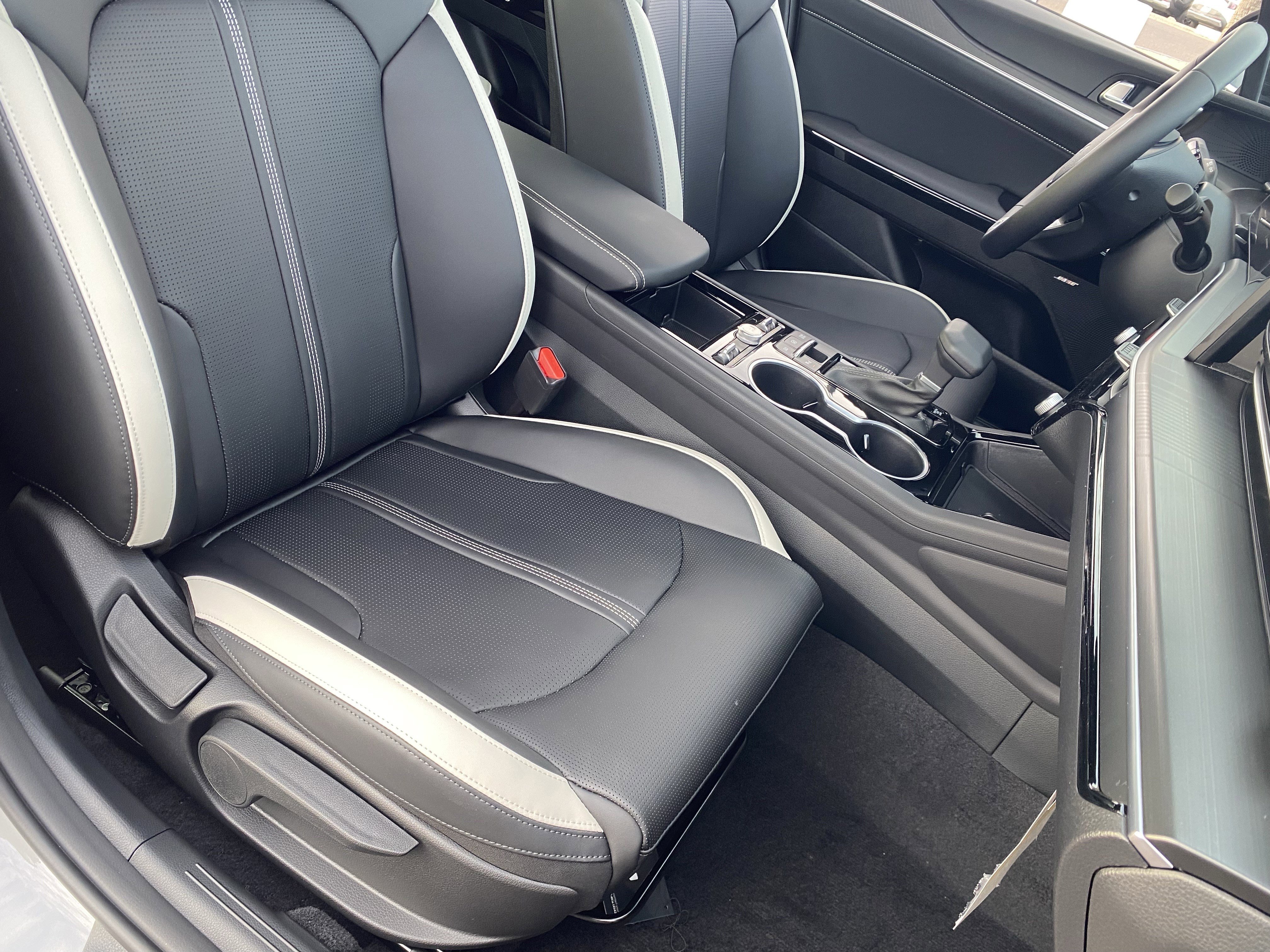 New 2026 Wolf Gray Kia GT-Line FWD image 8